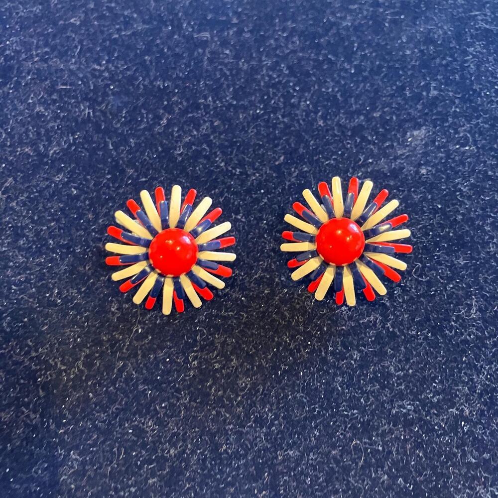 Vintage 1960s Patriotic Red White & Blue‎ Enameled Flower Earrings Clip-On